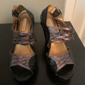 Cynthia Vincent Metallic Wedges 7.5